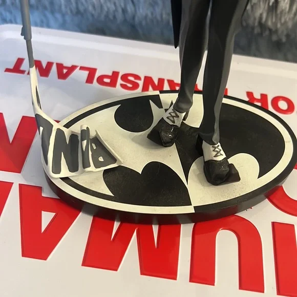 Joker Jim Lee black and white statue - Picture 6 of 8